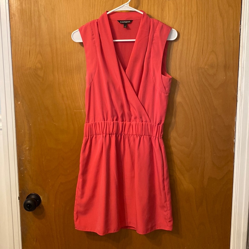 Super cute, pink dress with pockets!!
